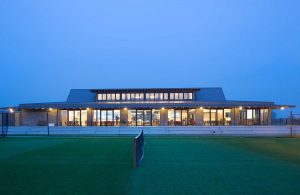 agence-schneider-caen-architecte-urbaniste-normandie Tennis club sur gazon